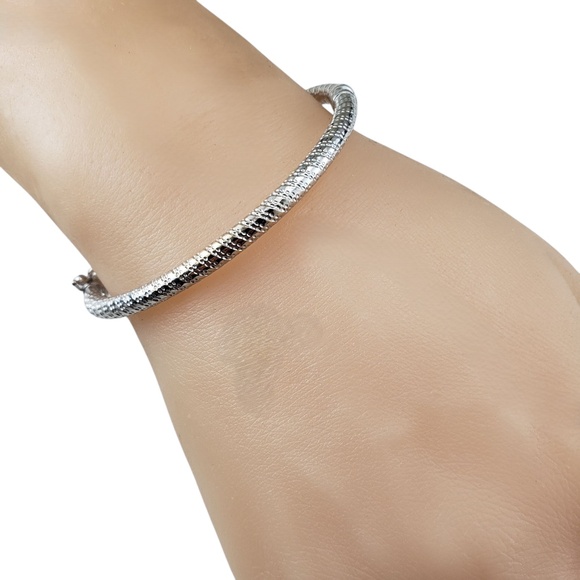 14 Karat White Gold Textured Oval Bangle Bracelet #21243 - Picture 7 of 7